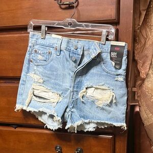 Levi’s 501 Women’s Shorts size 28 NWT